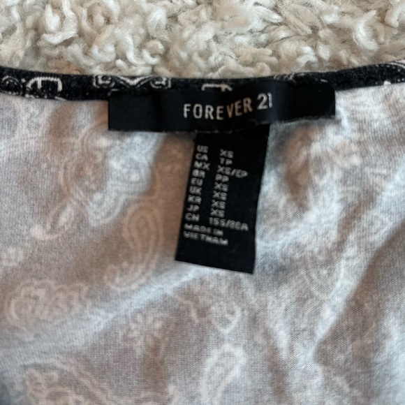 Crop Top - Picture 4 of 4